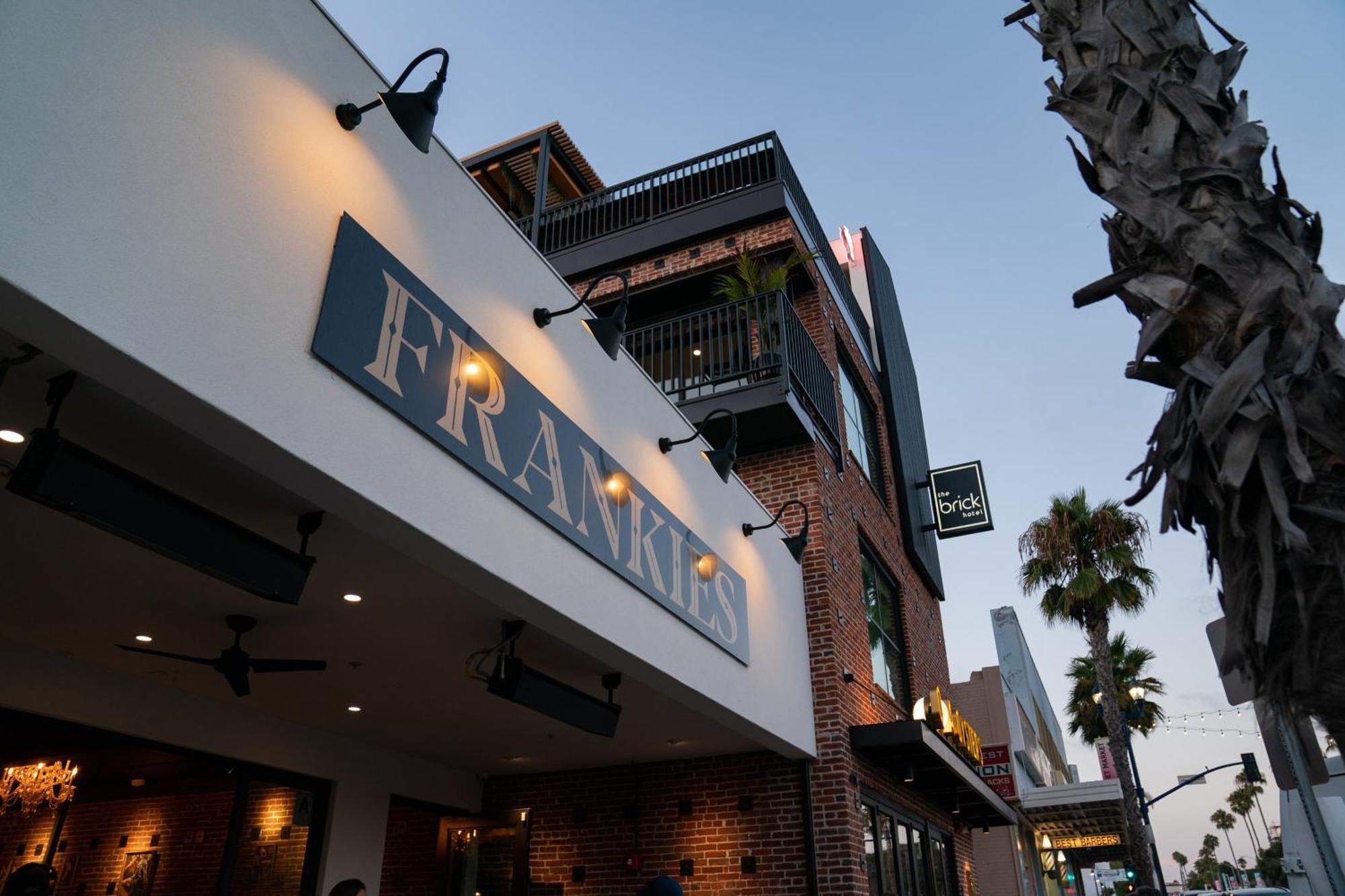 The Brick Boutique Hotel โอเชียนไซด์ ภายนอก รูปภาพ